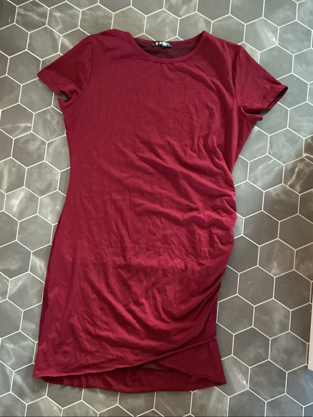 Classic Short-Sleeve Crewneck Dress in Burgundy